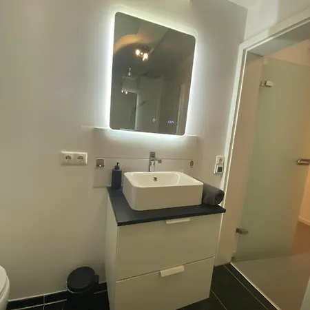 Moderne 4-zimmer شقة *